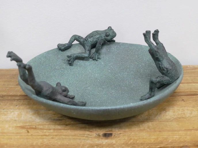 Frog Dish / Garden Bird Feeder