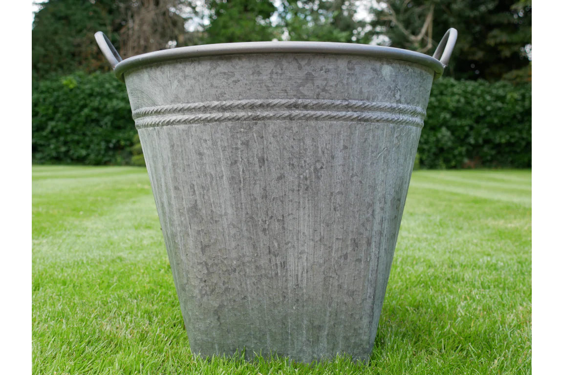 Planter with handles - Image 2